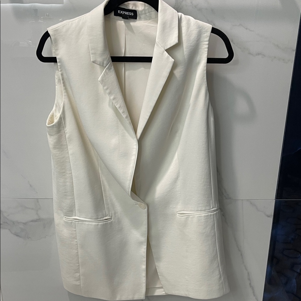 Express Women's Ivory Sleeveless Vest